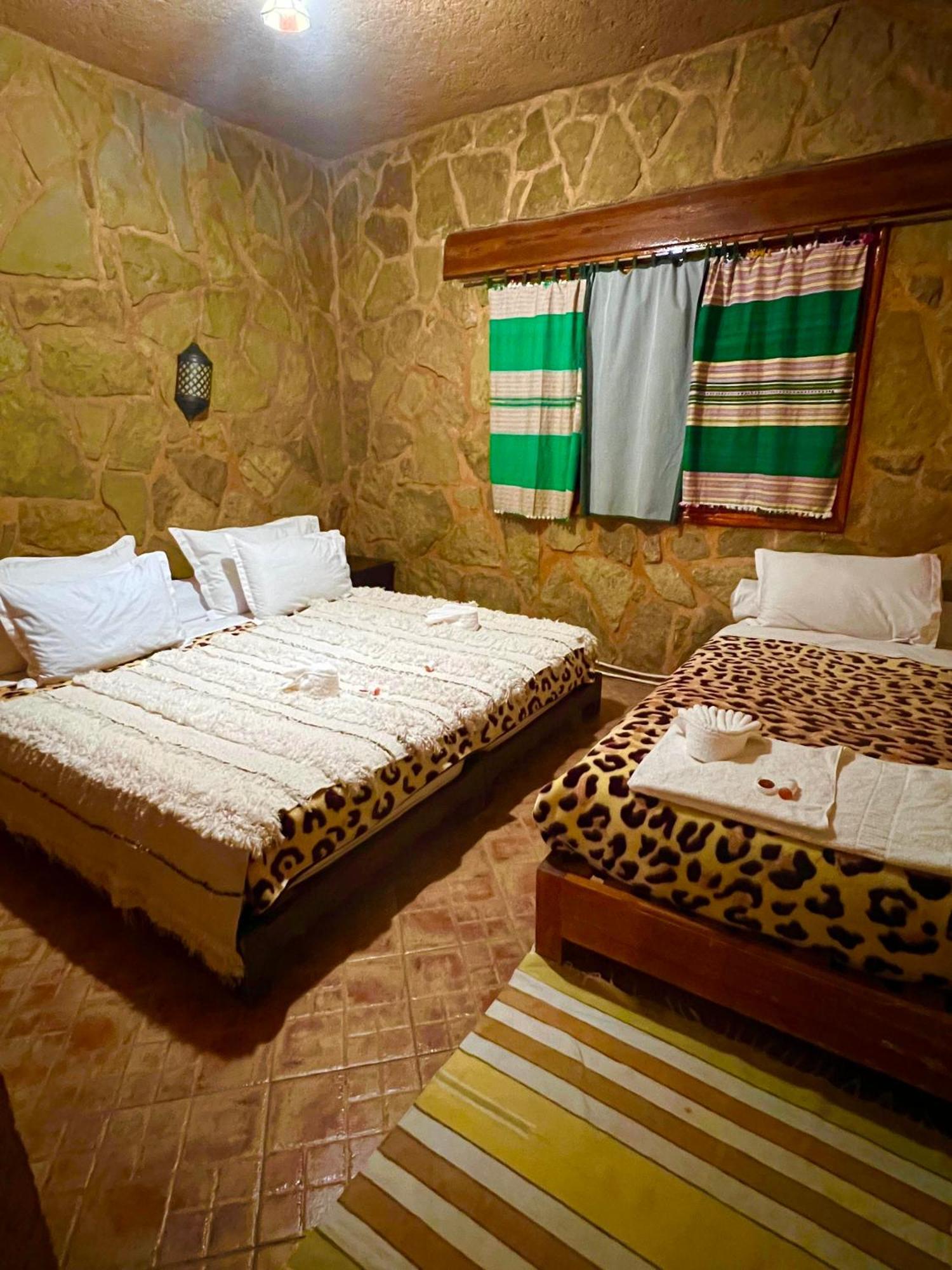 אזרו Ferme D'Hote La Vallee מראה חיצוני תמונה