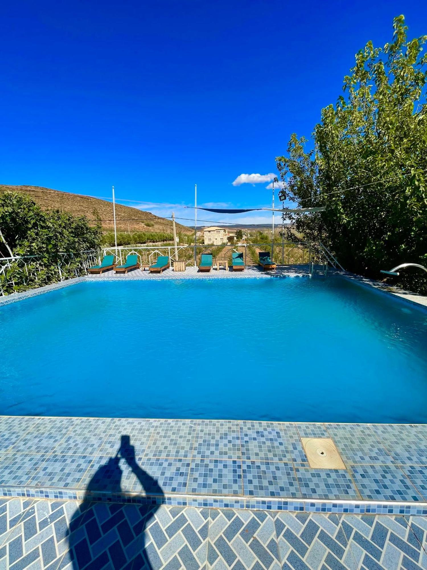 אזרו Ferme D'Hote La Vallee מראה חיצוני תמונה