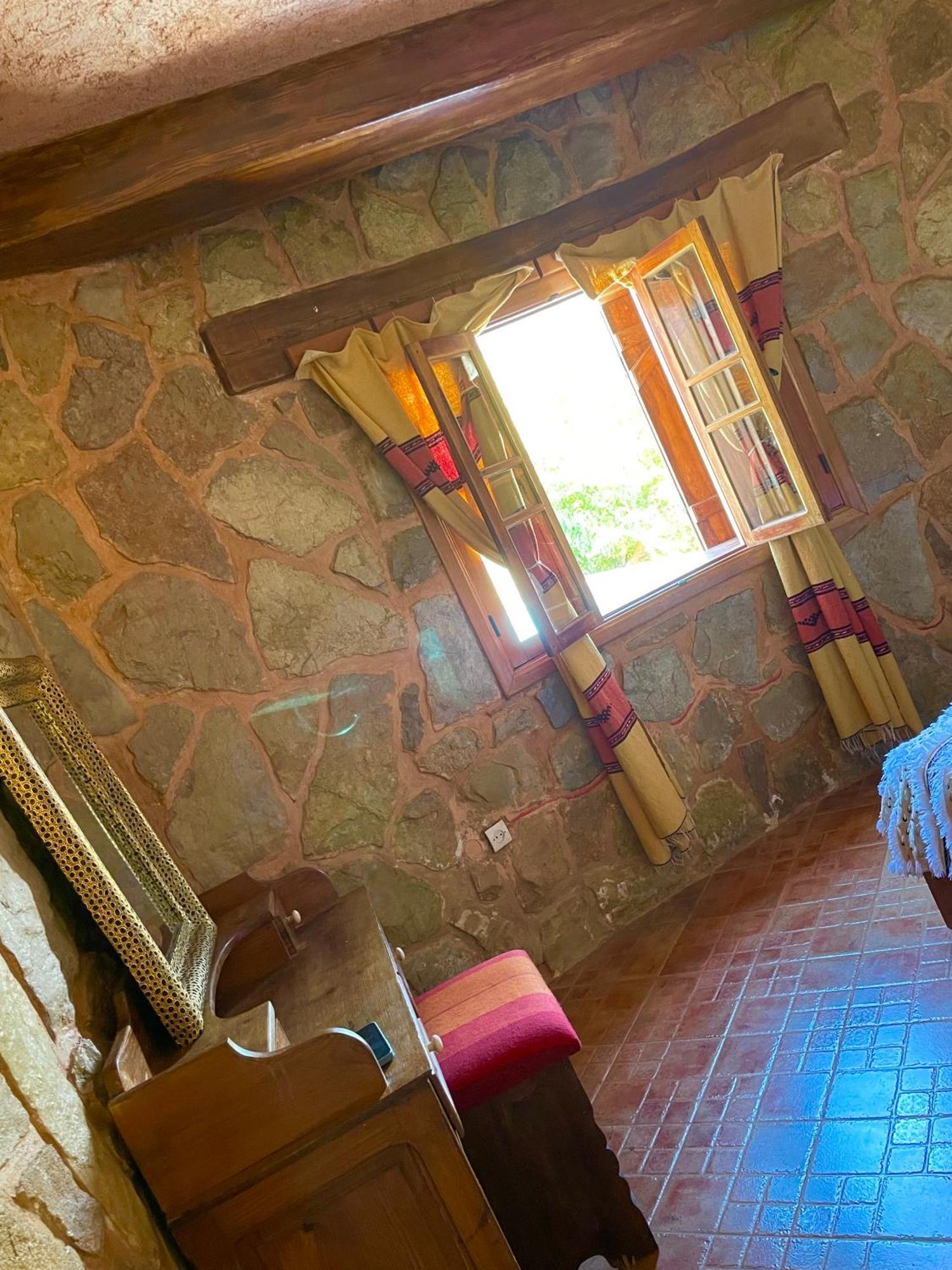 אזרו Ferme D'Hote La Vallee מראה חיצוני תמונה