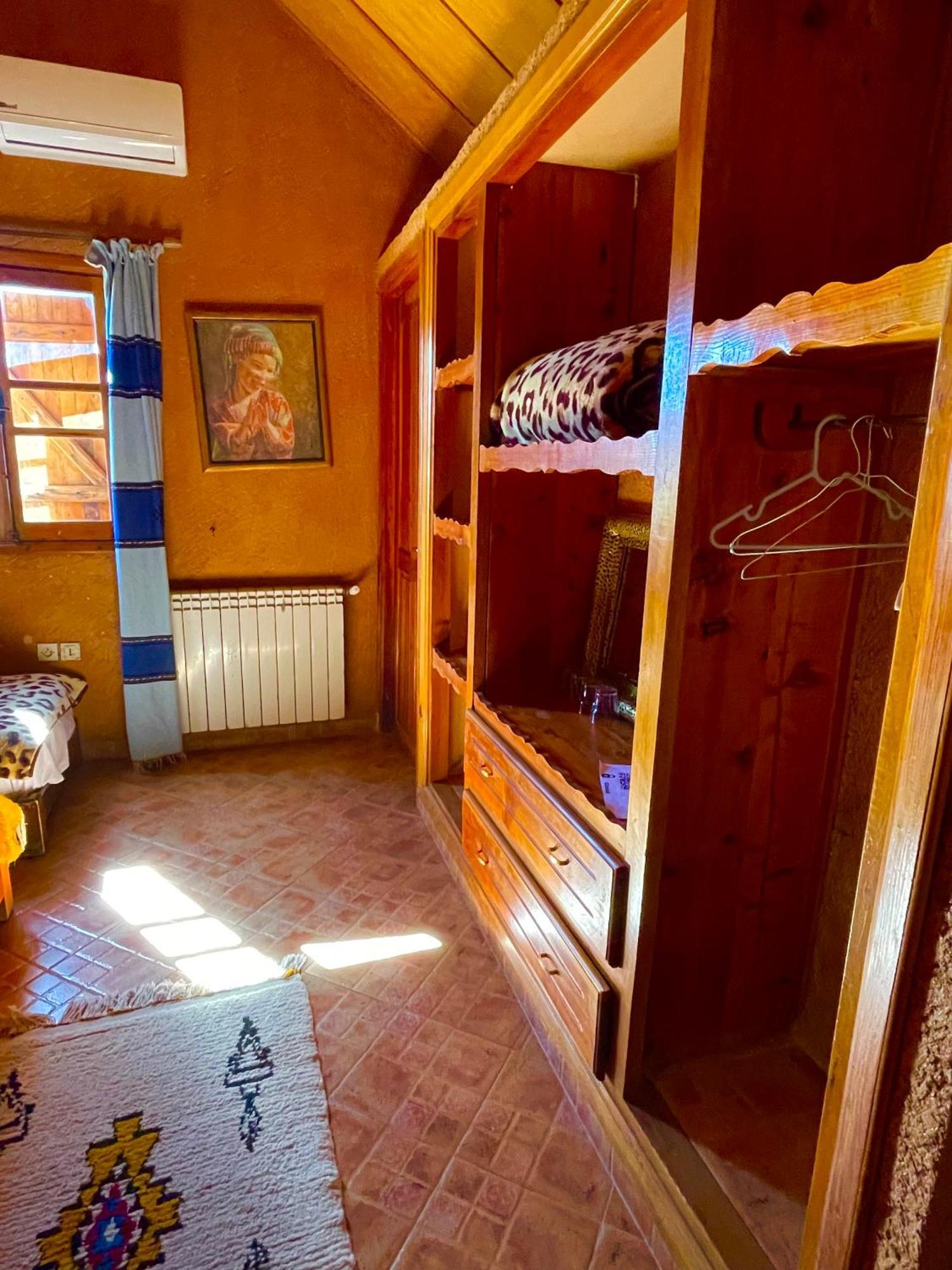 אזרו Ferme D'Hote La Vallee מראה חיצוני תמונה